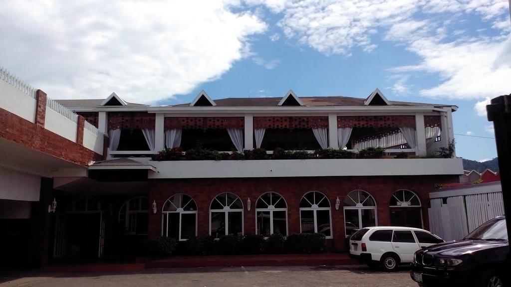 Village Hotel Ocho Ríos Exterior foto
