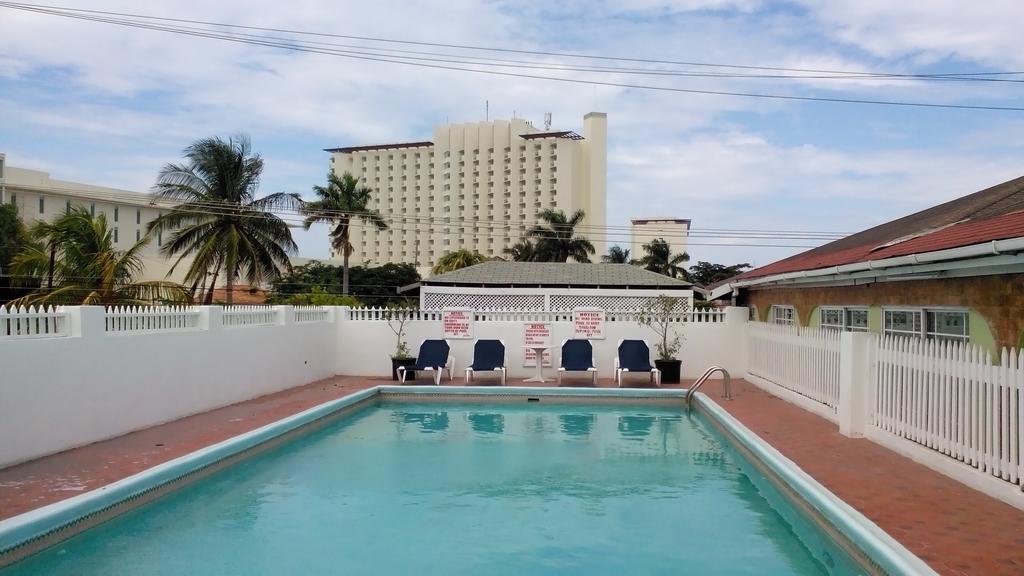 Village Hotel Ocho Ríos Exterior foto