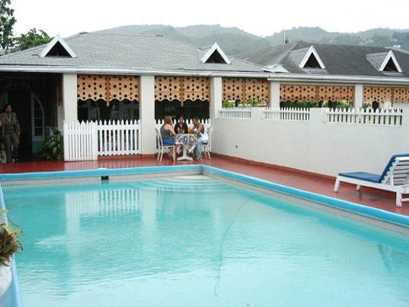 Village Hotel Ocho Ríos Exterior foto
