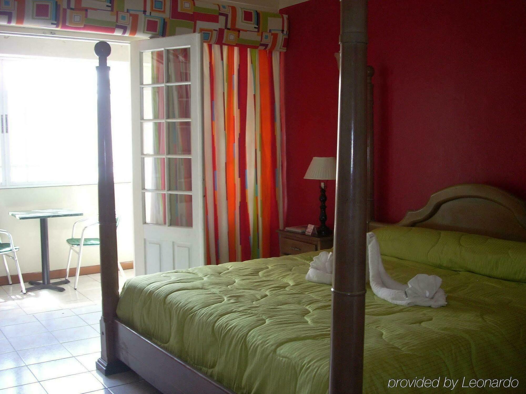 Village Hotel Ocho Ríos Habitación foto